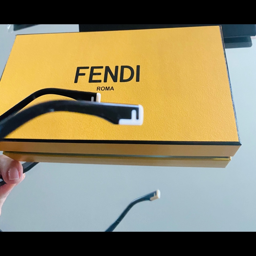 NEW FENDI GLASSES - Picture 3 of 6
